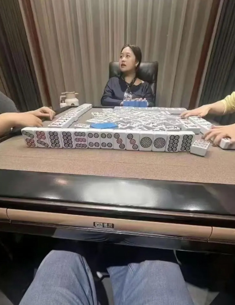 这把牌能不能赢一顿饭钱！