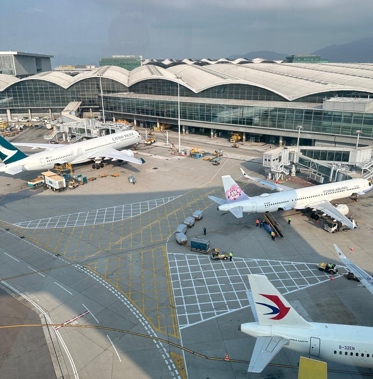 苏州和东莞都是制造之都、也是经济大市。这两个城市还有一个共同特征“无机场”。东莞