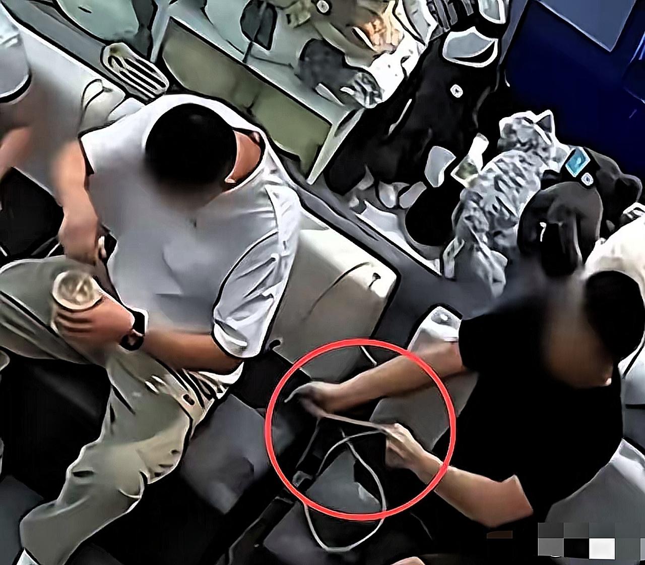 充电线被扯、沙发塞口香糖！免费善意被踩碎，比缺德更怕的是这个山东烟台那家手机