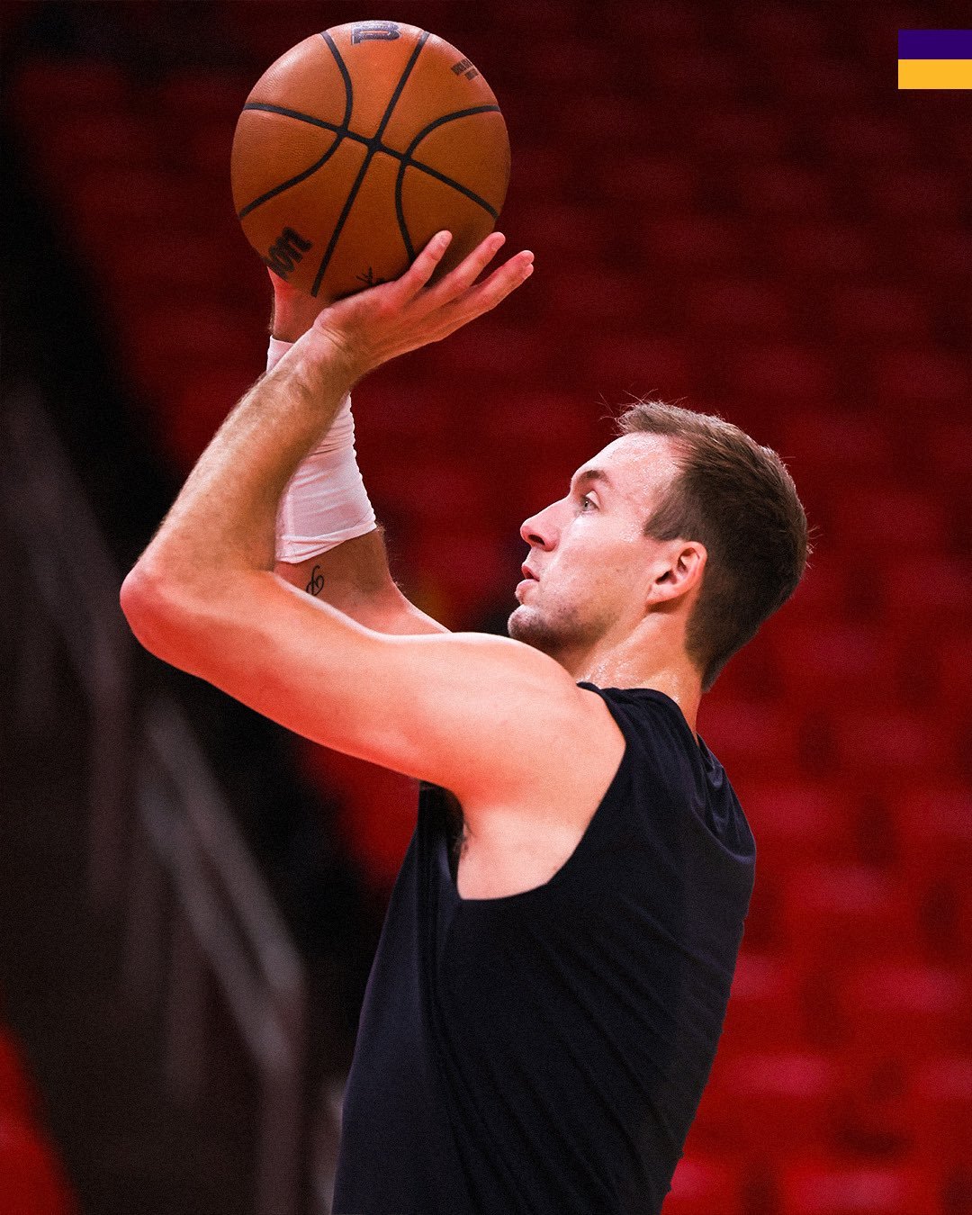 今年季后赛的斯马特+肯纳德，多少得磕几个……——斯马特，场均20.3分8.3助攻