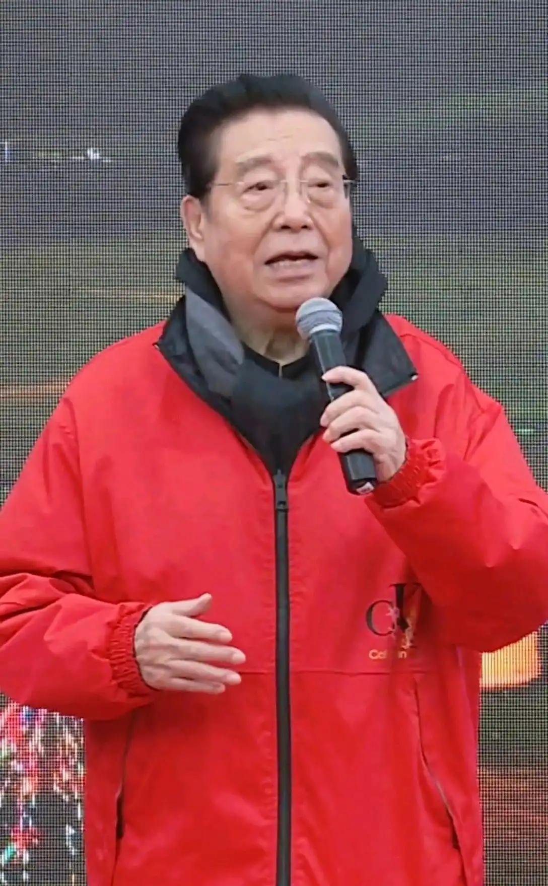87岁的李双江，本该到了彻底放慢脚步、安心享受晚年的年纪，可他的生活却始终没有真