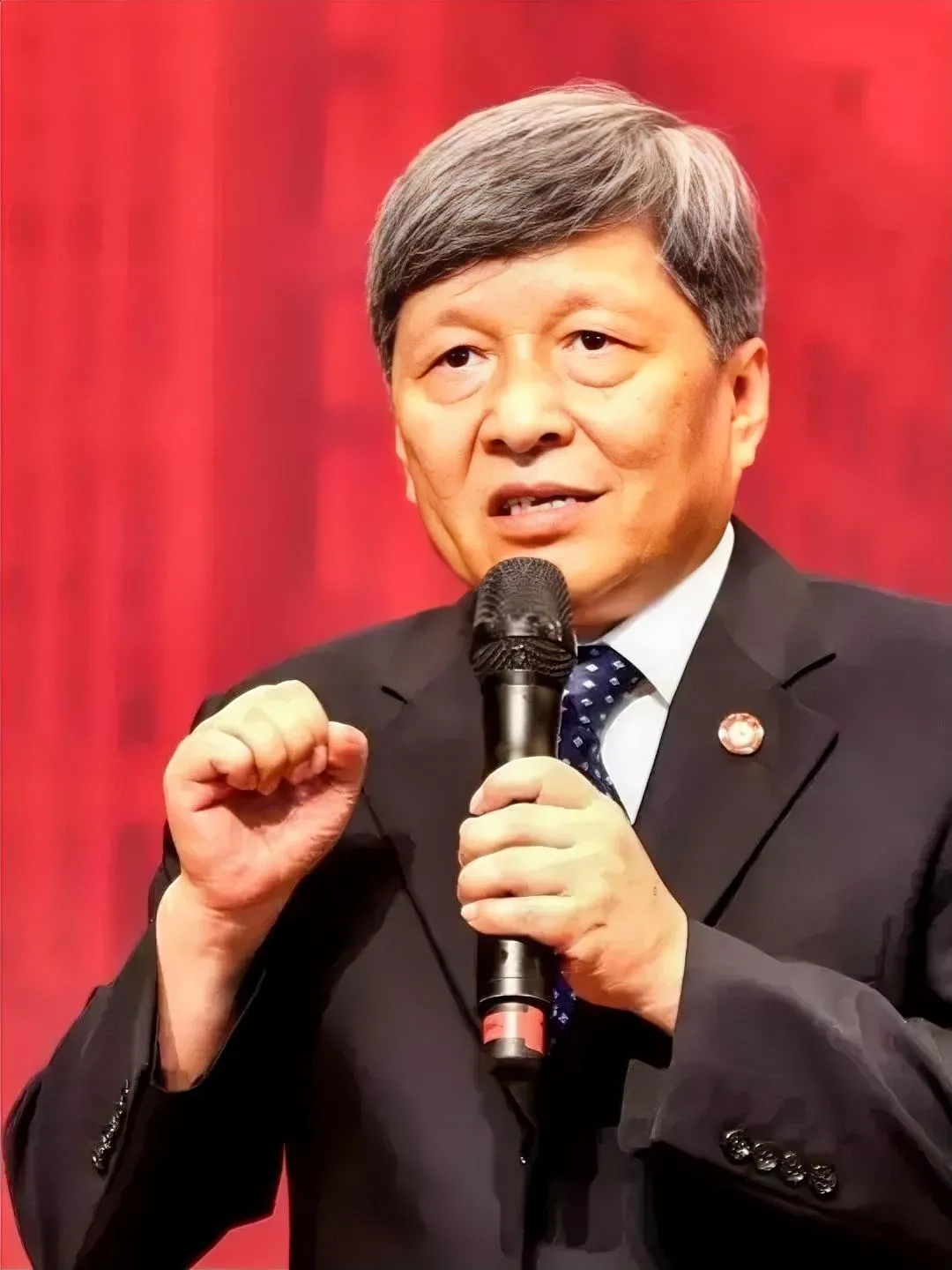 王树国校长曾说：“亲爱的孩子，人生短暂，全靠自己，你可以去玩，也可以去放松自己，