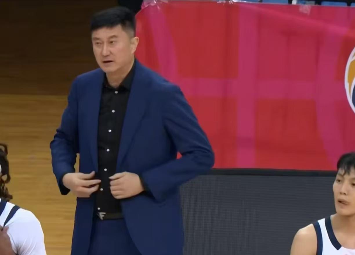 说实话，广东男篮逆转青岛，这场胜利更像是杜峰教练捡来的！煮熟的鸭子就那么轻易的从