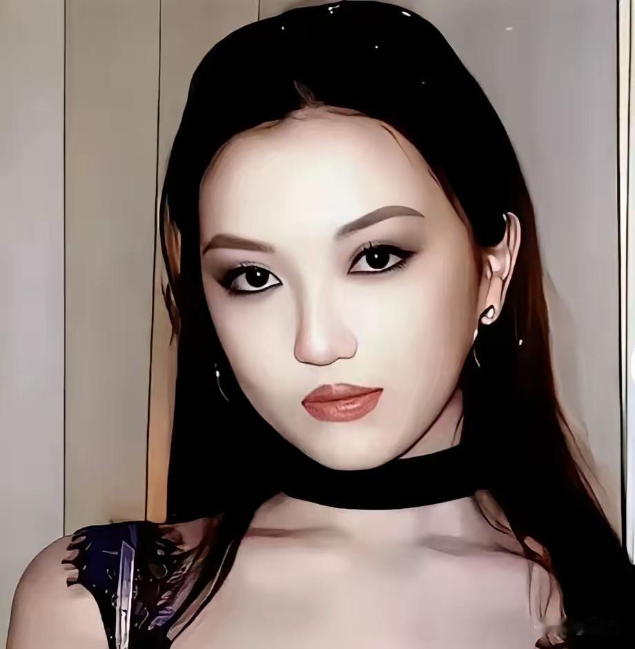 李亚鹏这回开心坏了！不是赚大钱，是女儿李嫣的发文太暖心李亚鹏最近又乐开花了