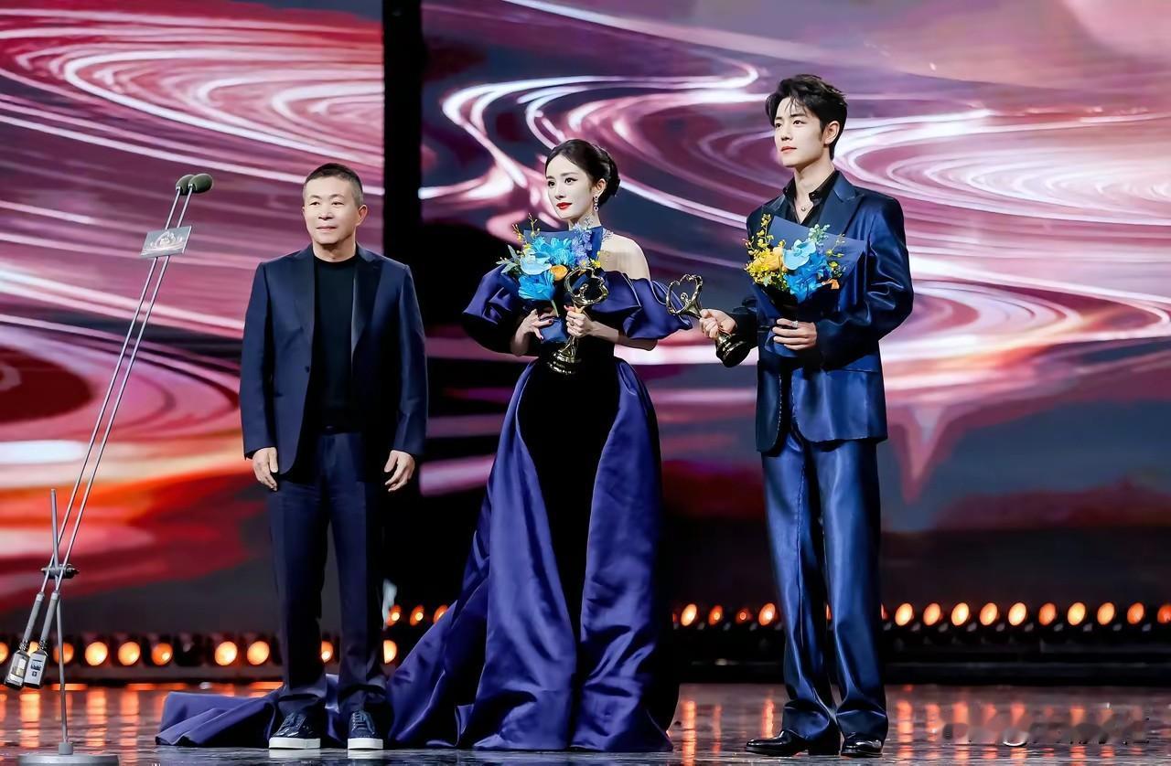 新浪的老板，是没给杨幂留一点体面啊。先不说现场有那么多明星，直播间还有几百万人