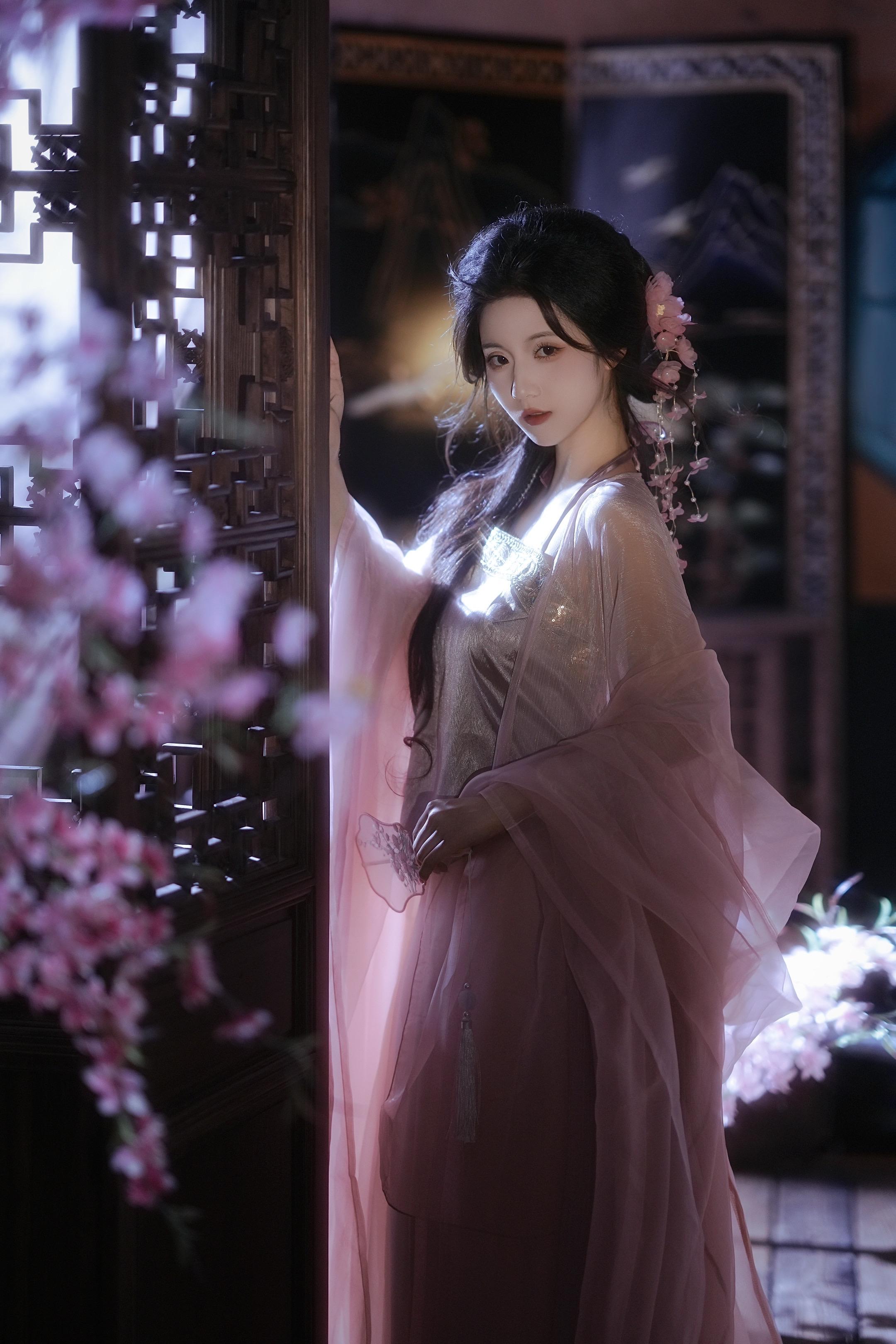 桃花私语。