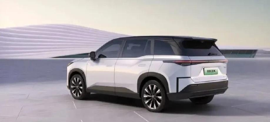 现在纯电SUV这样买：60万——问界M9。50万——理想L9。40万——