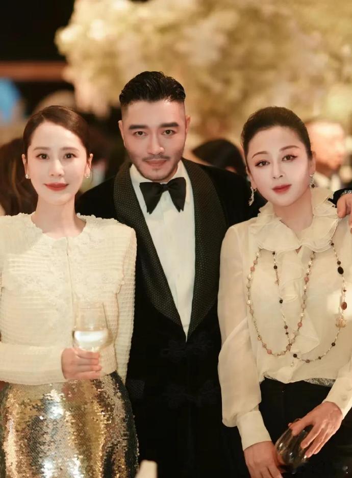 陈红怎么可以那么美，起码年轻了20岁，仿佛又回到当年的盛世美颜了。