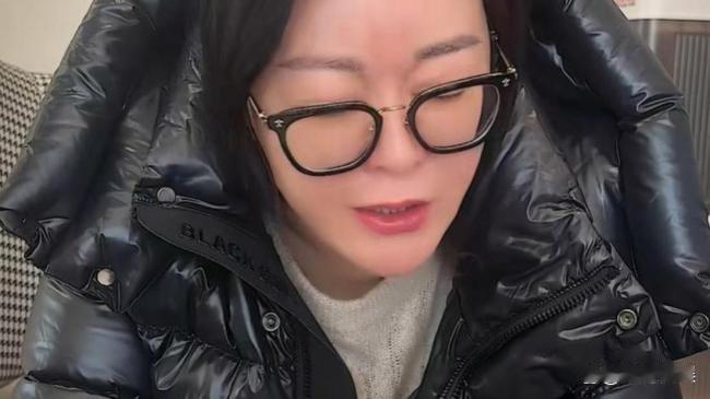 前央视主持人王小骞深夜痛哭，11岁女儿因“正食症”住院，只吃水煮菠菜西兰花，完全