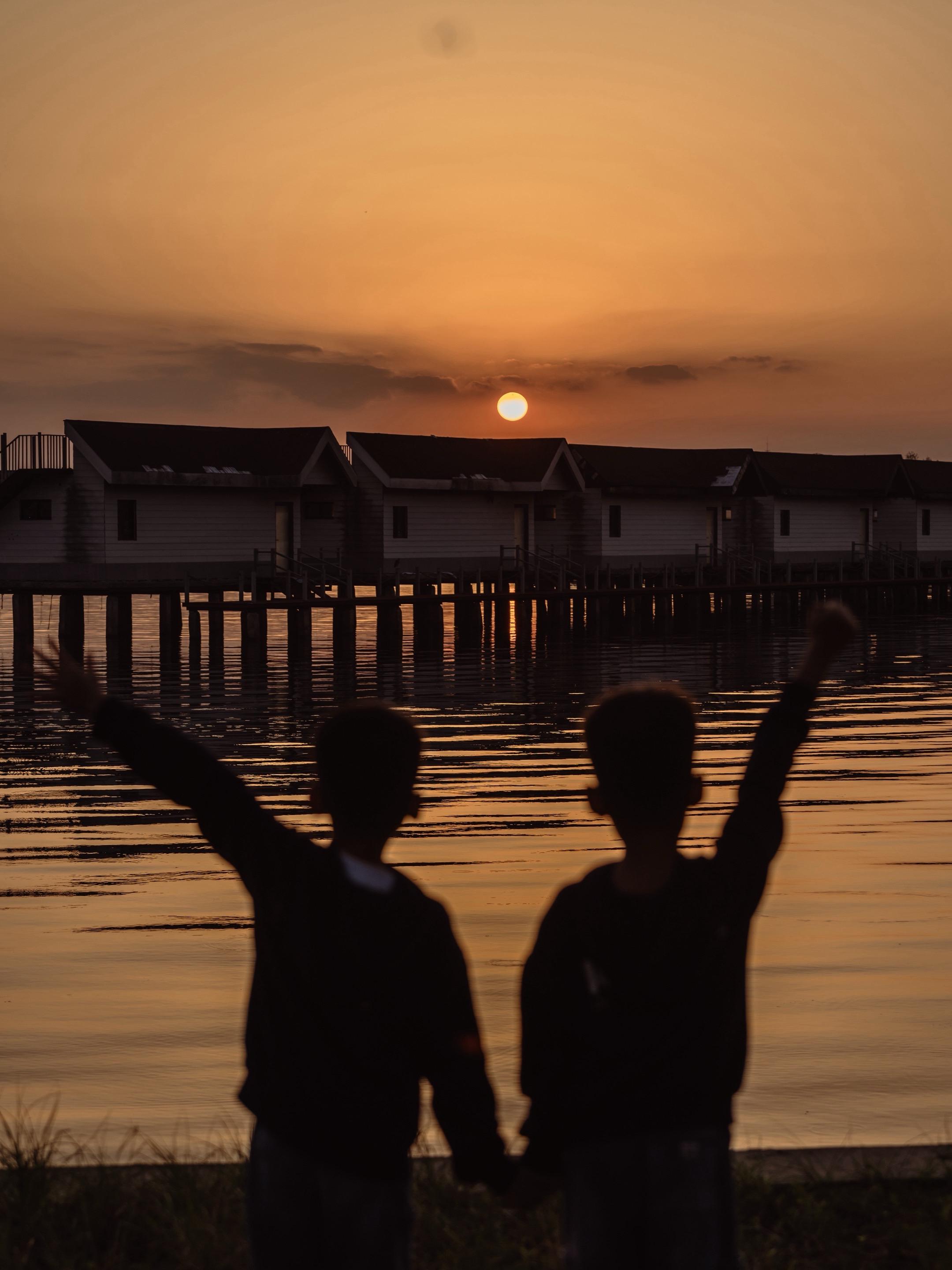 周末度假春游｜上海淀山湖躺平式遛娃。周末遛娃度假，选对酒店能让家长轻松...