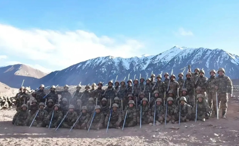 现在大家知道为什么在中印边界地区的对峙中，印度一直不敢使用热兵器，不敢使用重装备