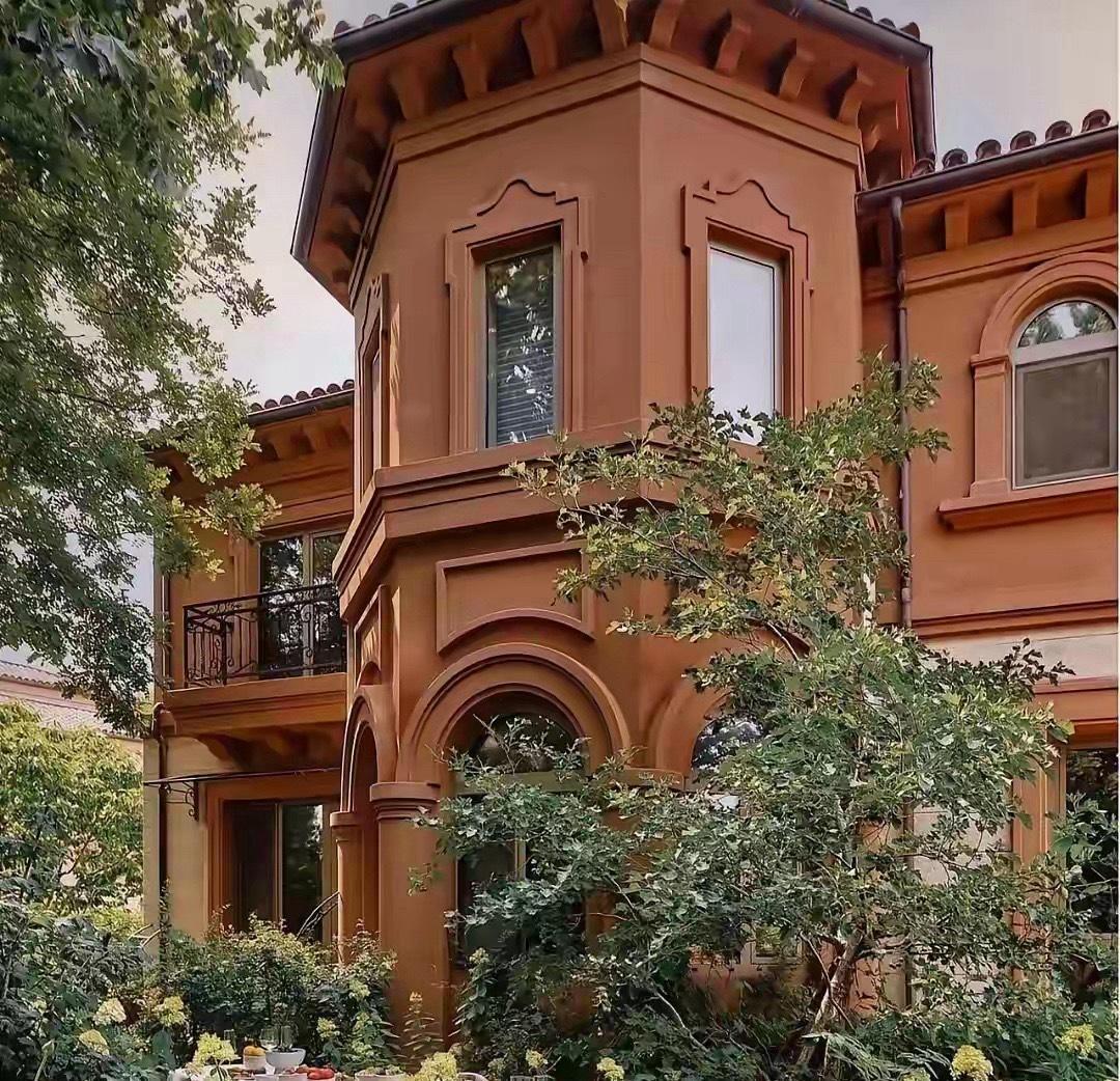 谁看了霍思燕的私宅不迷糊！北京郊区3000平摩洛哥风庄园，修道院同款赤陶拱顶长廊