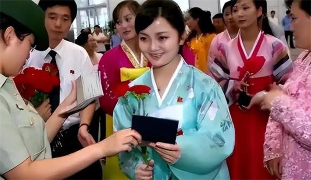 在金正恩治理下,有很多朝鲜女孩来中国工作,她们每月能挣多少钱