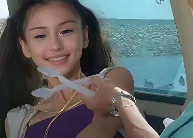 这个时期的杨颖看起来就十几岁，完全是大美女幼年体，居然有人说她整容，不理解