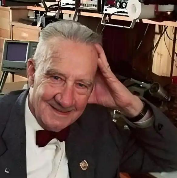 1956年，美国一名科研人员在进行实验时，错误地将10千欧的电阻器当成了1兆