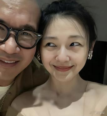 如今57岁的具俊晔应该生活的很辛苦吧，心爱的大S走了，湾湾的生活就像一场梦一样，