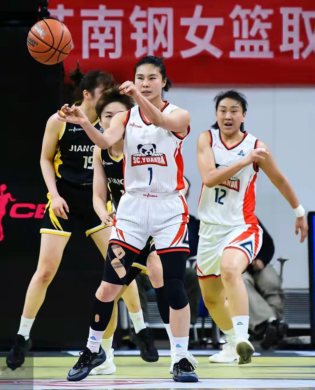 大家发现没，四川女篮87-75击败江苏女篮，大比分2-0，顺利晋级总决赛，这是四