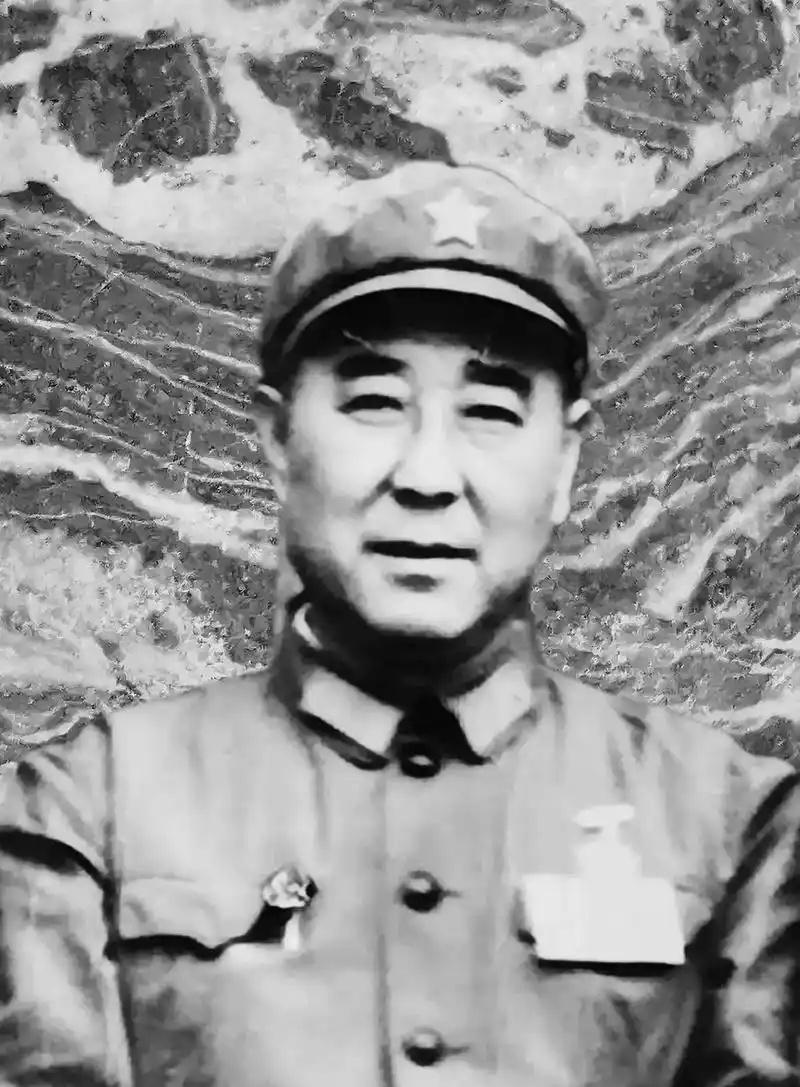 老山战役前，昆明军区政委谢振华来到第14军，对军长刘子波说，指挥部今晚必须搬迁到