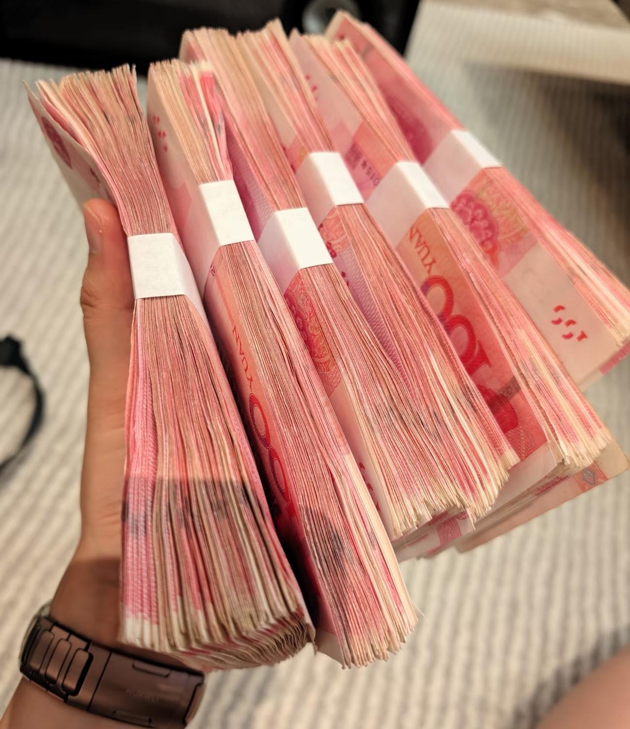 奉劝大家一句，如果你现在有20万现金，刚好你又不缺钱用，那我奉劝你一个最好的