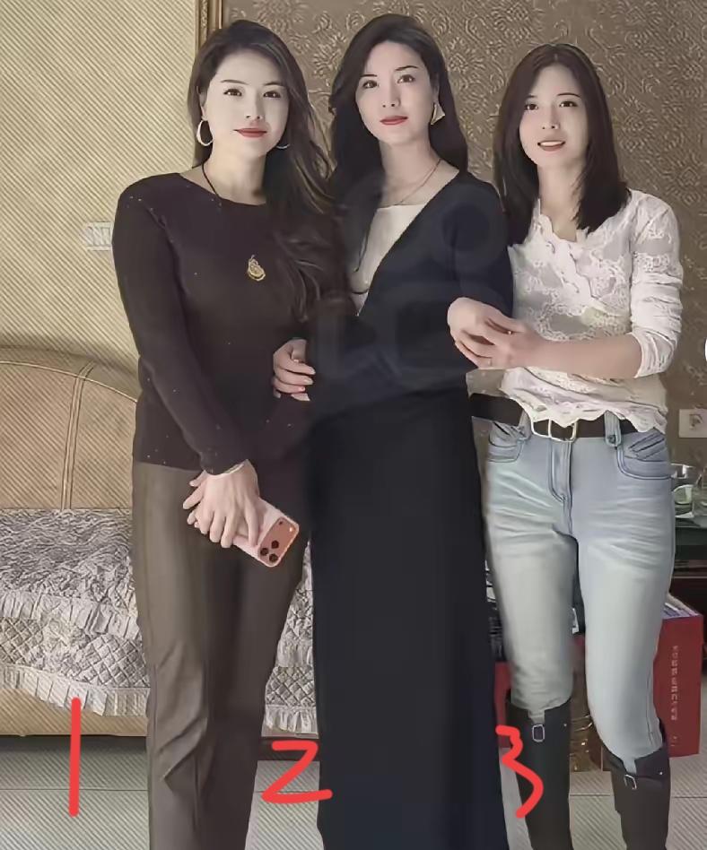 三位女生，以你的审美，几号适合娶回家？