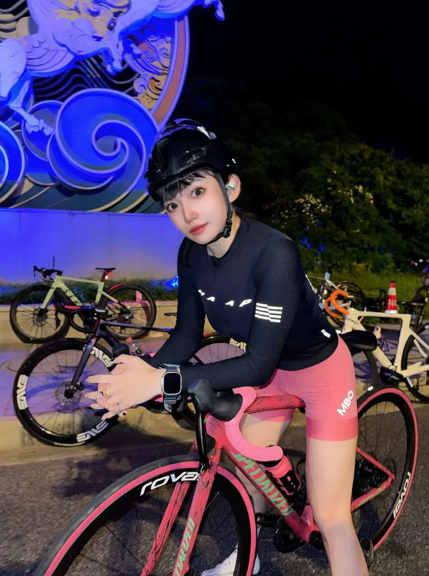 想快乐，就出来夜骑吧，它可以把一切烦恼都甩到车后
