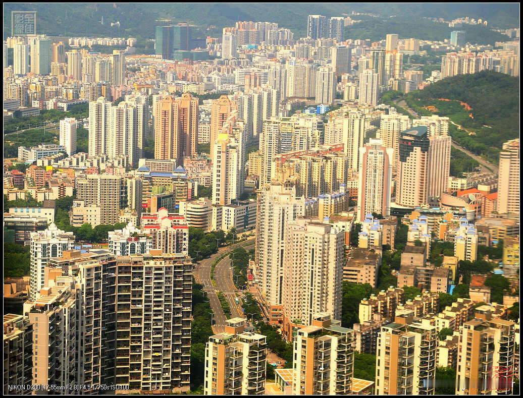 早上发了一篇文章，我说深圳房价最高会涨到100万一平，想不到引起了一些异议，甚至