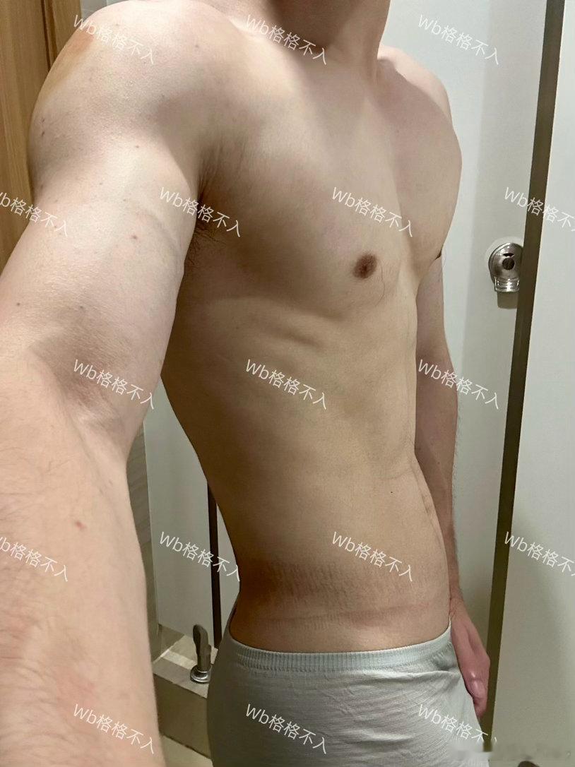 感觉真的要完蛋了，最近都在徒手健身，但是肌肉还是一点点在掉，好难过