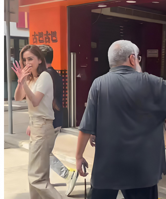 杨颖澳门站台生图曝光，今昔对比令人唏嘘