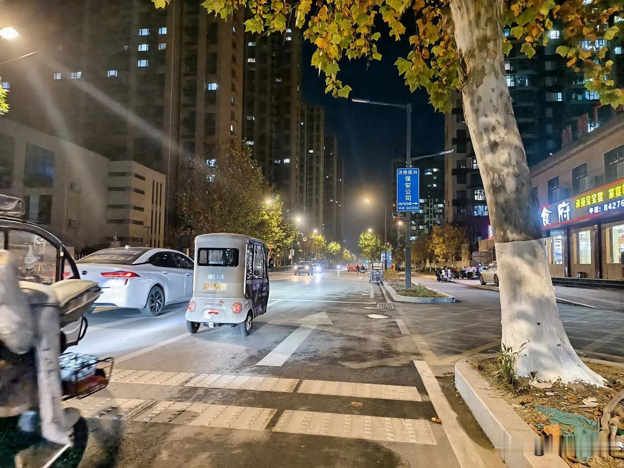 人到中年，夫妻还有爱情吗?看完下面这段话，你就明白了！中年婚姻：一半捆绑，一半