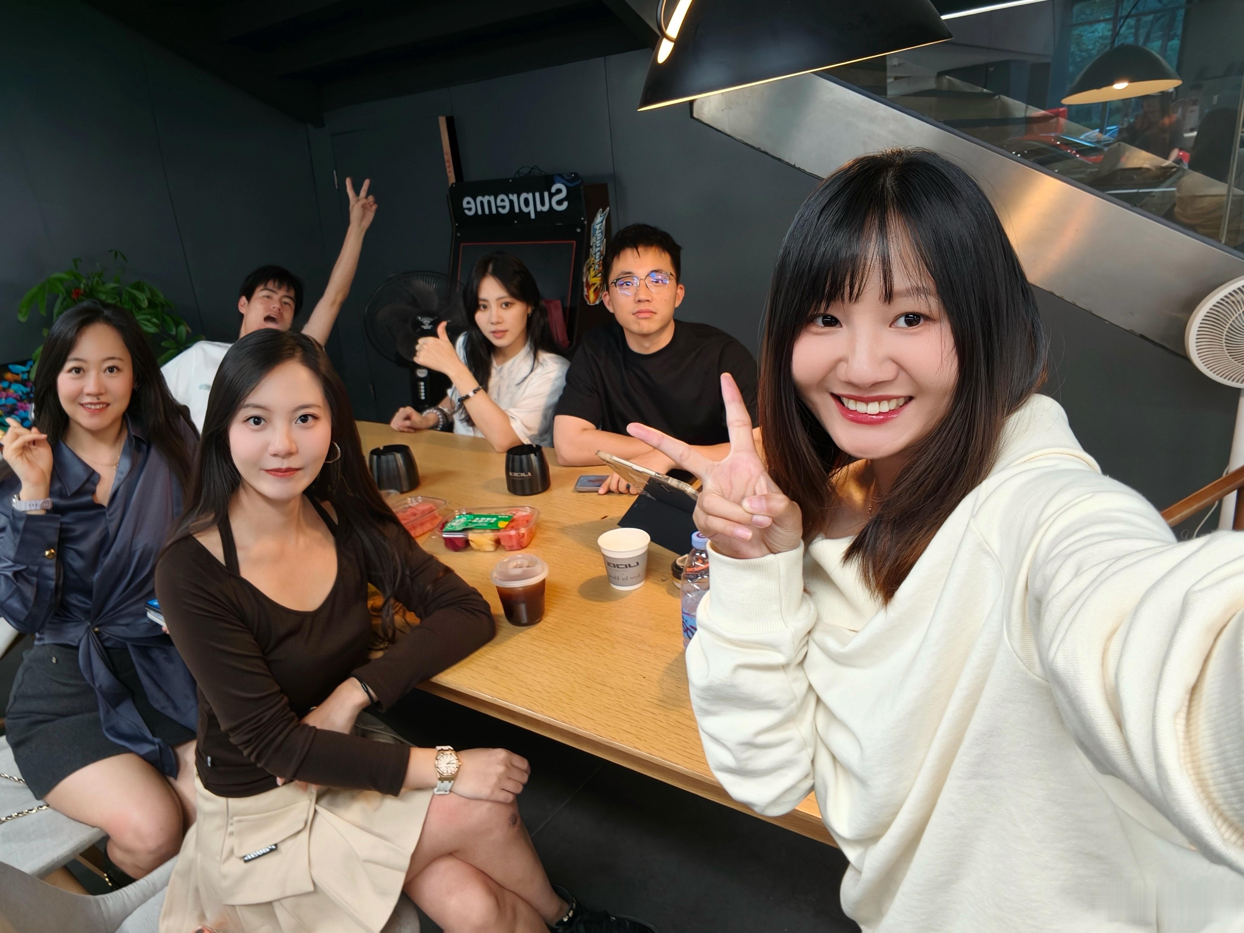 老胡人挺好的，请的不是大沙县也不是猪脚饭，是大龙虾，这个兄弟我认定了，以后去UD