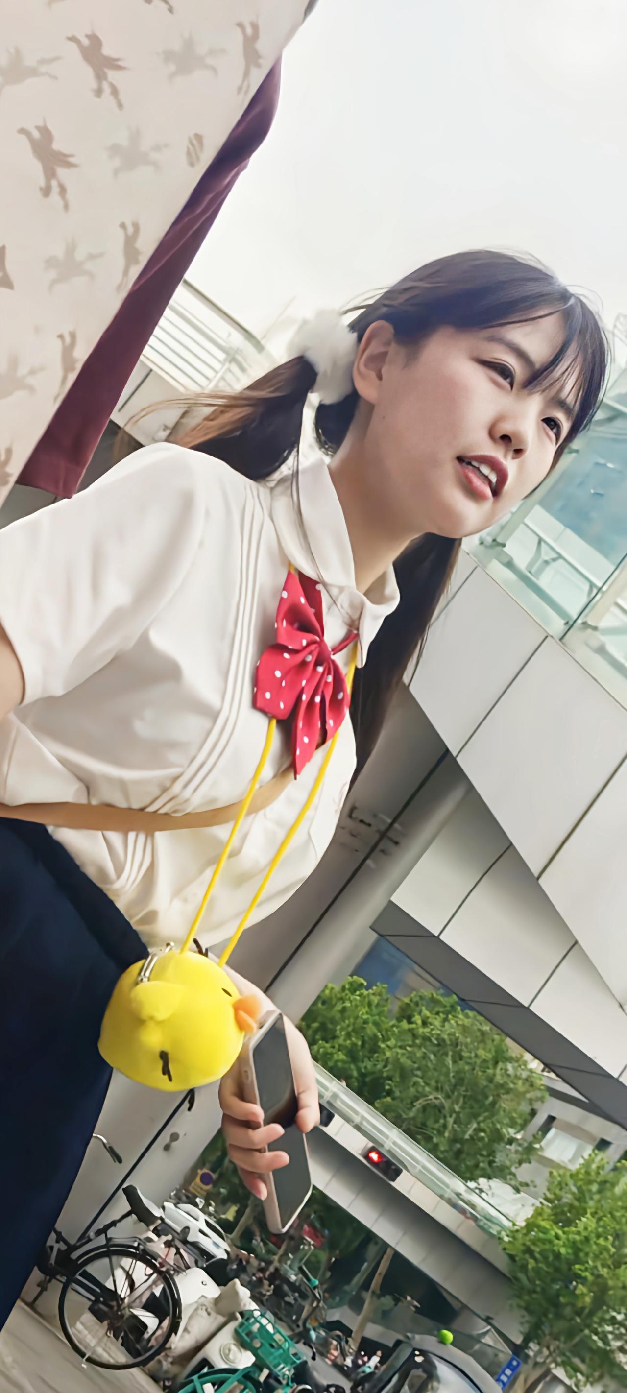 哥哥好坏的啦嘤嘤嘤(*꒦ິ⌓꒦ີ)分享街拍小姐姐与心爱的狗狗