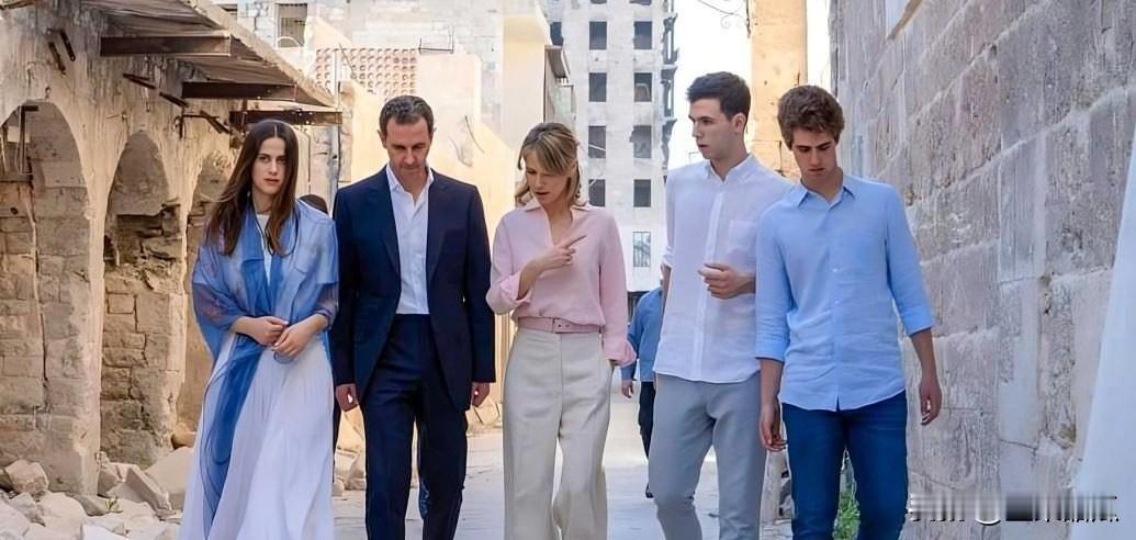 阿萨德寓公生活。在住在莫斯科著名的鲁布廖夫卡区居住，严密安保措施下，虽然阿萨德很