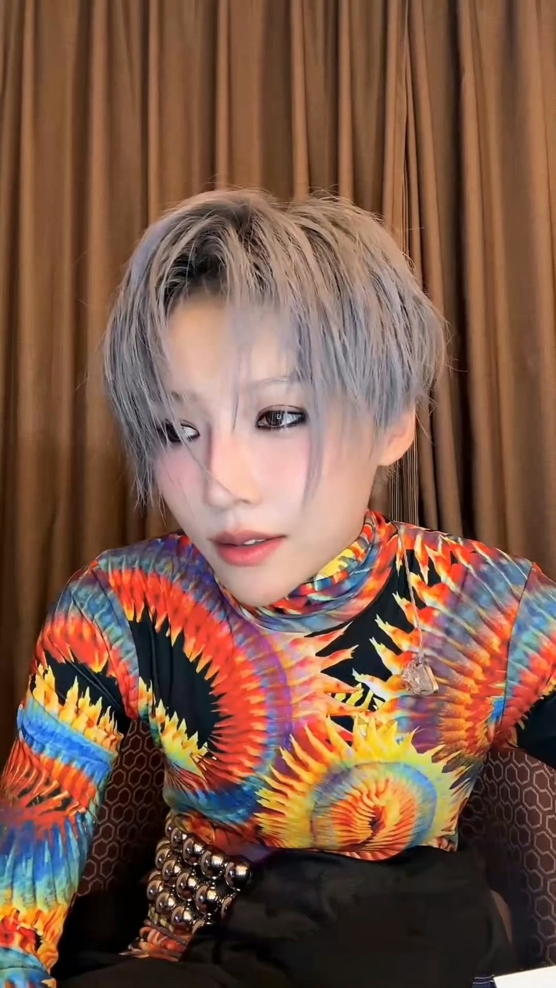 快哄哄这个嘟嘴刘雨昕☺️