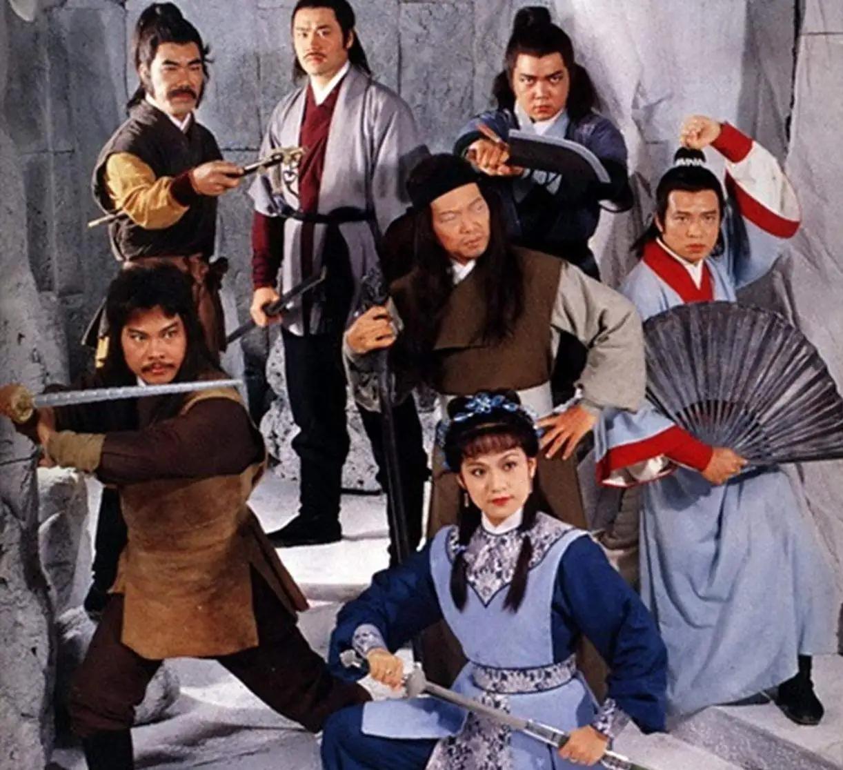 《射雕》里那些“离谱名场面”：金庸老爷子也偷懒的5个瞬间，你当年真没怀疑过？