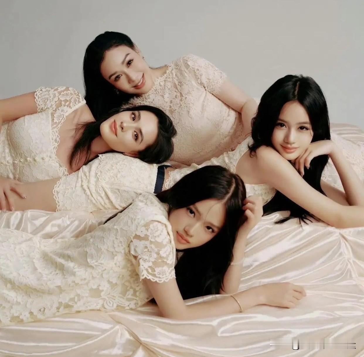 钟丽缇携三位女儿拍摄时尚杂志大片，母女四人同框宛如四朵风格各异的金花，画面氛围感拉满。四人身着温柔碎