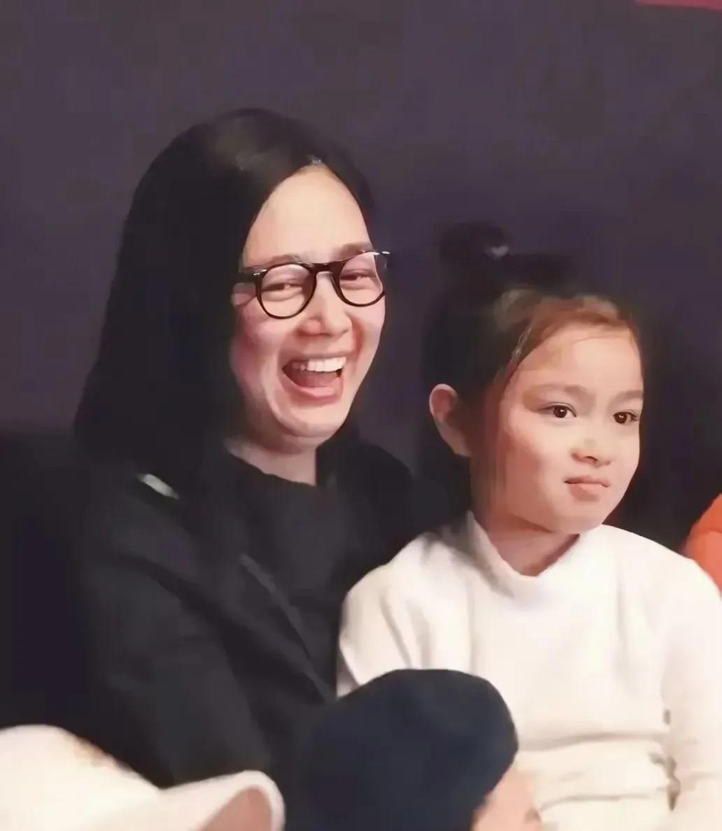 64岁刘德华赴马陪妻回娘家，米其林之约尽显高雅，魅力征服豪门亲友在娱乐圈中，刘