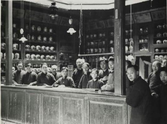 1949年，北平解放前夕，代号608的地下党单线联络的交通员病逝，孤立无援的他手