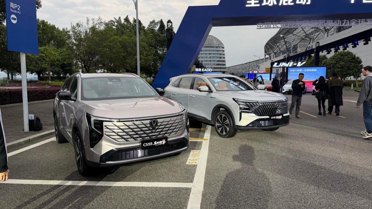 全新cs75plus来了，猜个价格9-12万？长安cs75plus今晚技术