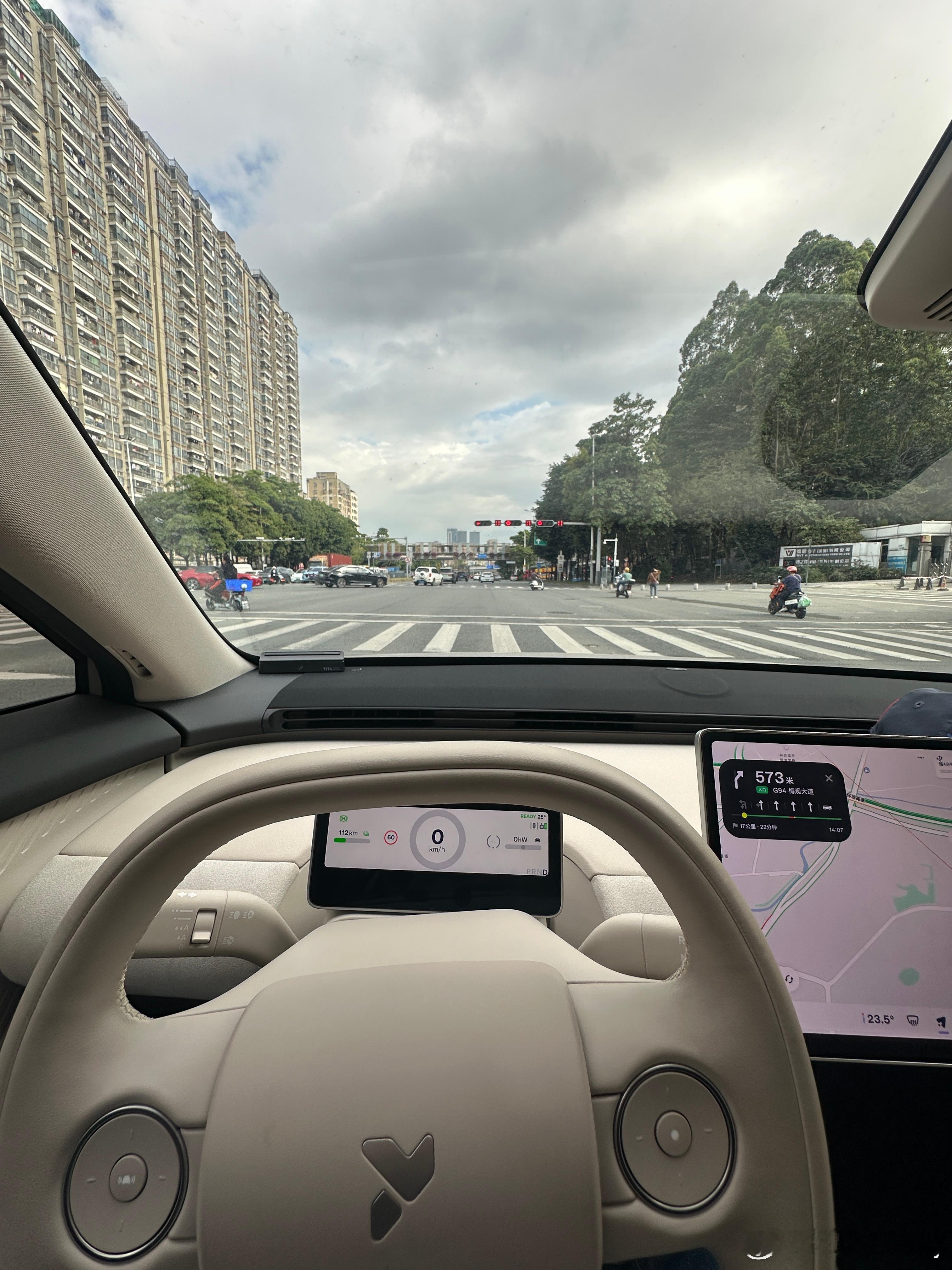 出发！陪朋友提一台牛逼的车深圳