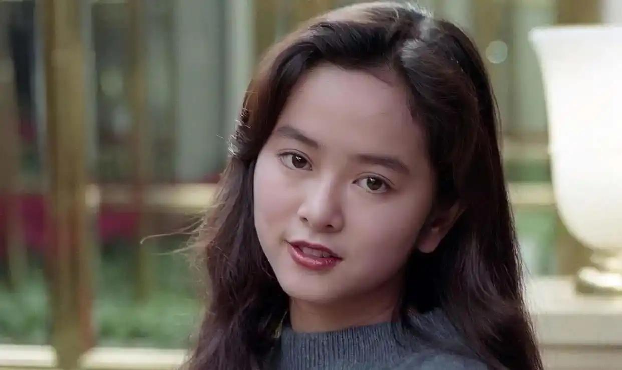 毁掉一个女星只需一句话！她是香港女星，在刚生下二胎女儿不久后，前夫陈柏浩在媒体面
