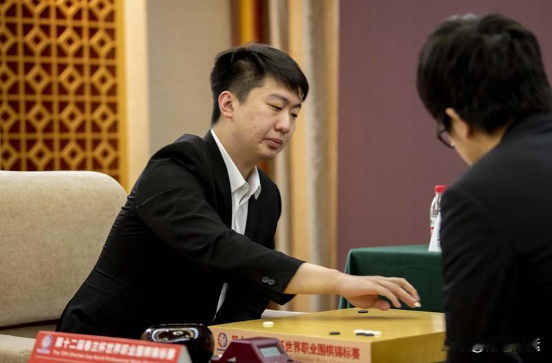 党毅飞闯入棋仙战四强，半决赛对阵朴廷桓，这真可能是他成就三冠王的最佳时机。1