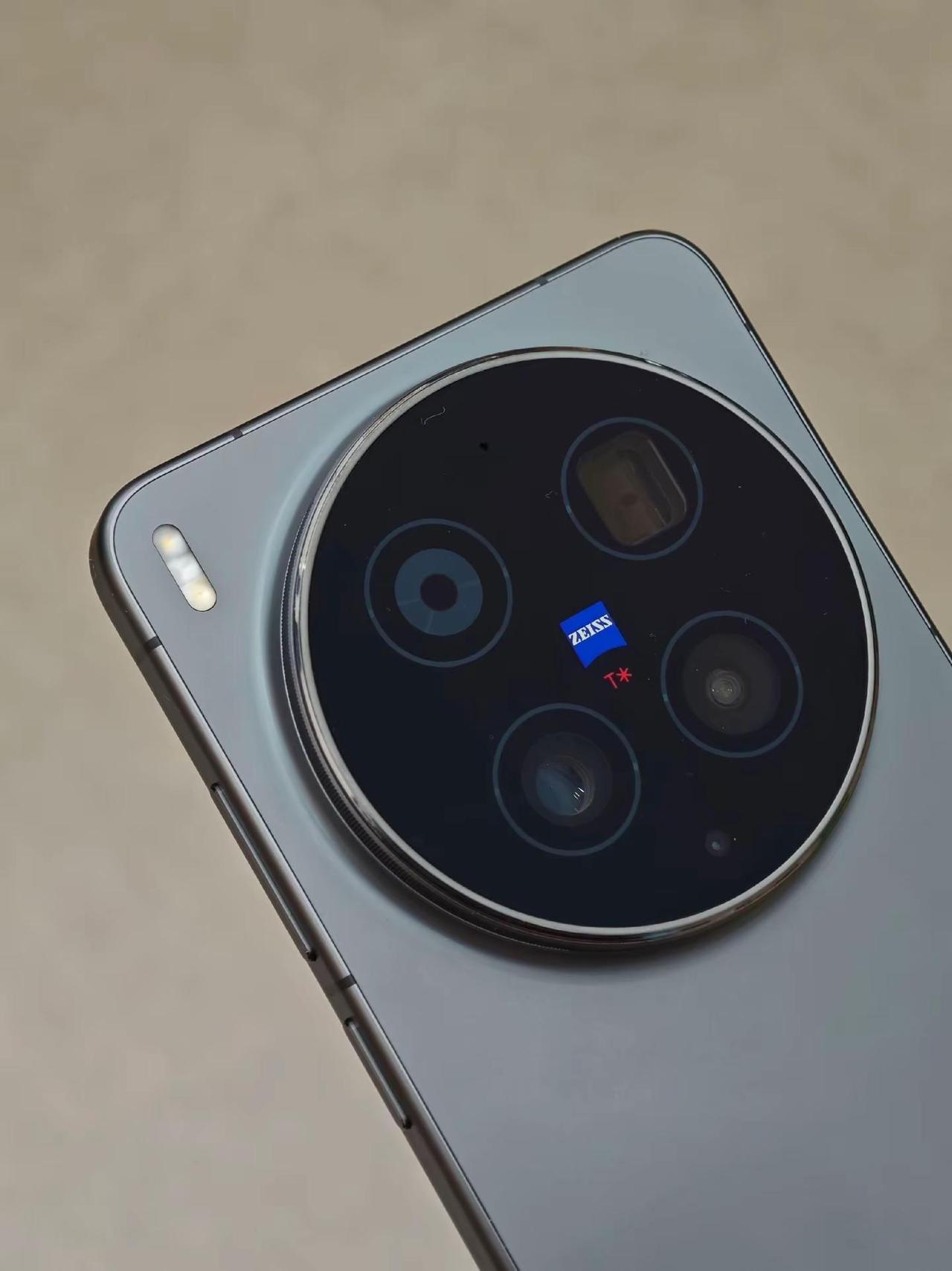 vivoX300Ultra黑色。vivoX300Ultra一圈看下来，只有这