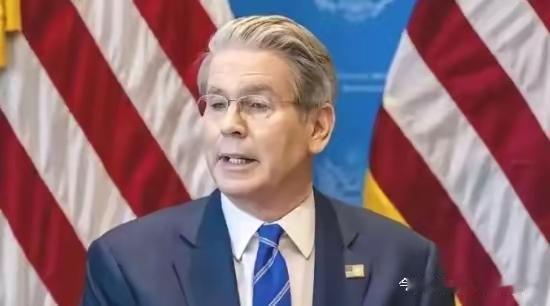 美国财长急了：中国万亿顺差，世界扛不住？2025年年底，美国财长斯科特·贝森特