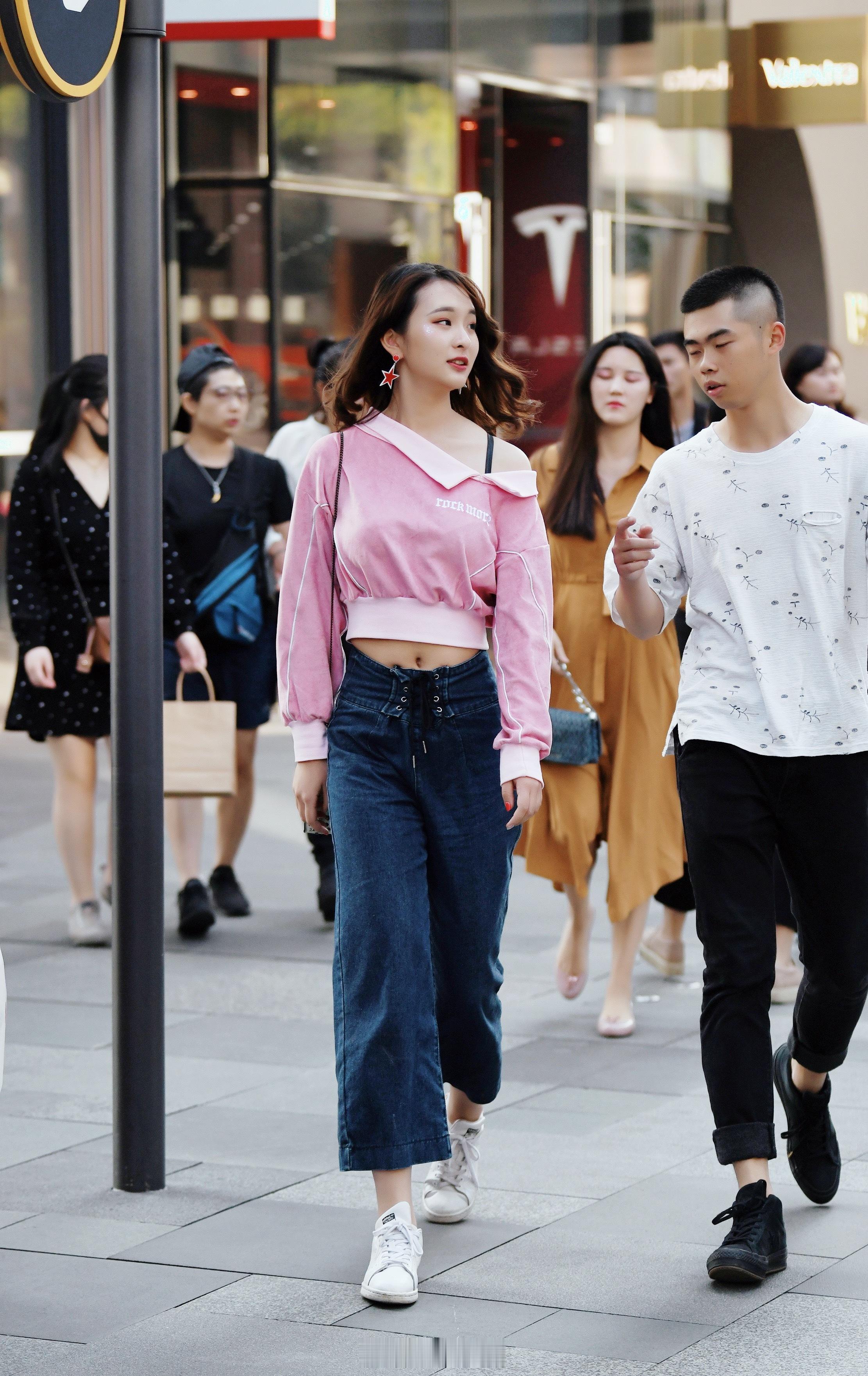 【成都街拍】周四，宝贝们早安！丨摄影拍照每日穿搭​​​