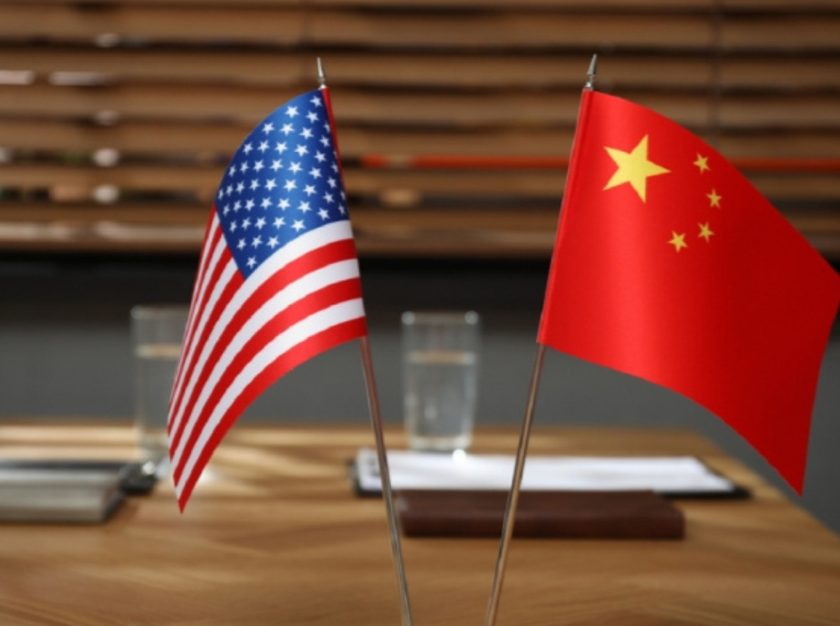 中国再出杀招和美国死磕！不是稀土中国紧握稀土王牌搏杀美国之际，悄悄再次亮出王