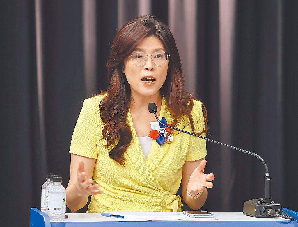 郑丽文当选国民党新任党主席，首先要面对的考验就是2026年的县市长选举，她日前点