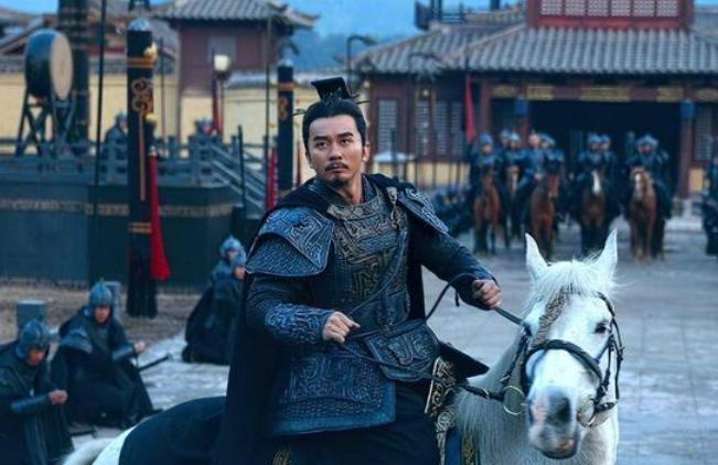 291年，晋武帝尸骨未寒，晋军闯入丞相府上，将杨骏夷灭三族。作为晋武帝的岳父，晋