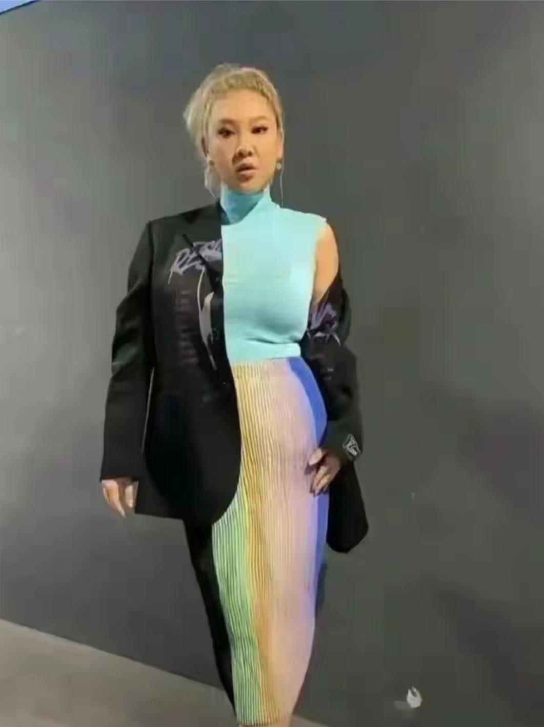 瘦了的郑欣宜，是越来越漂亮了。