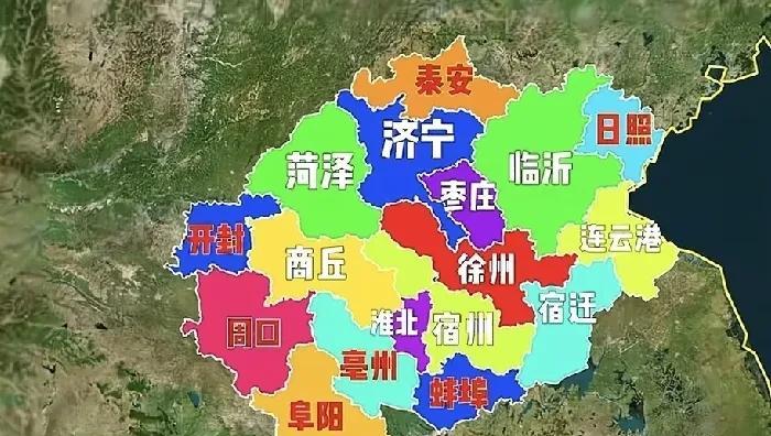 如果淮海省真的存在，那它的体量是非常惊人的。首先面积超过15万平方公里，介于江