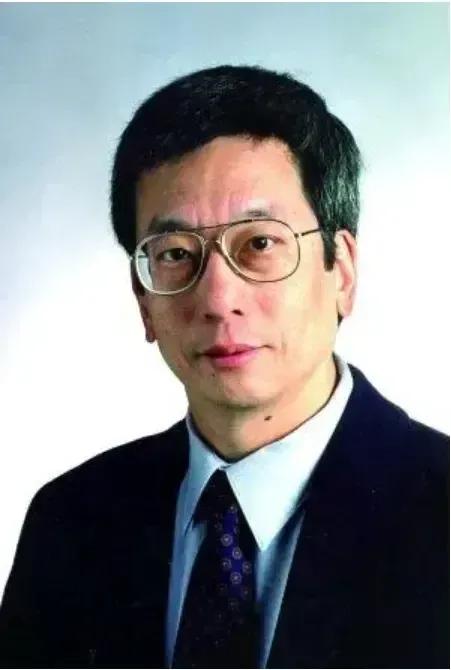 有网友认为，王虹、邓煜的工作单位在美法，服务对象必然也是美法，他们获奖跟国人关系